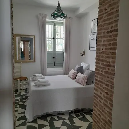 La Amara Farah - En El Casco Antiguo De